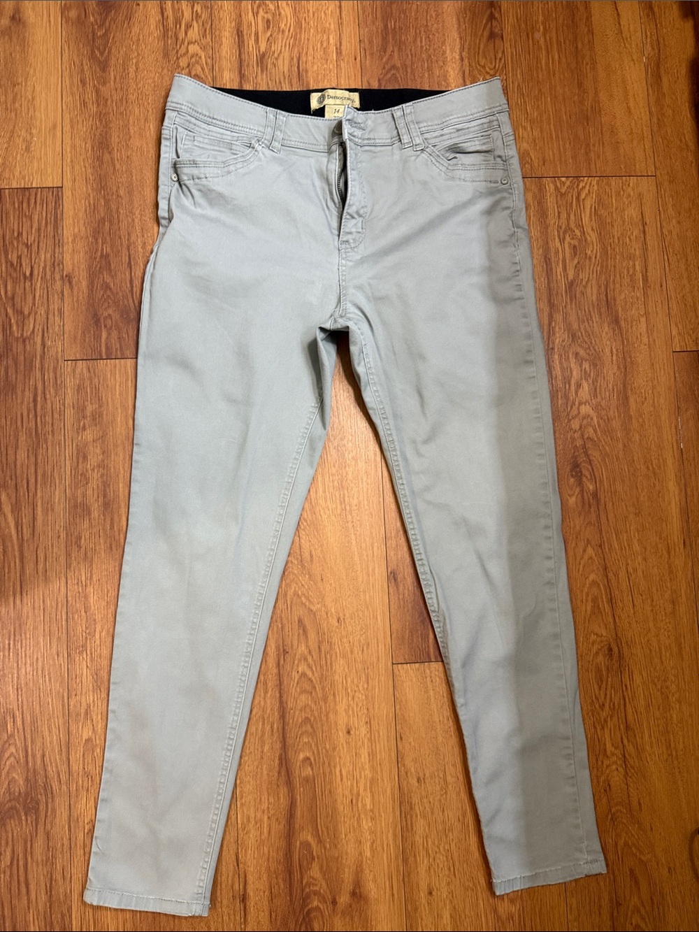 Democracy Soft Gray Skinny Jeans for Women